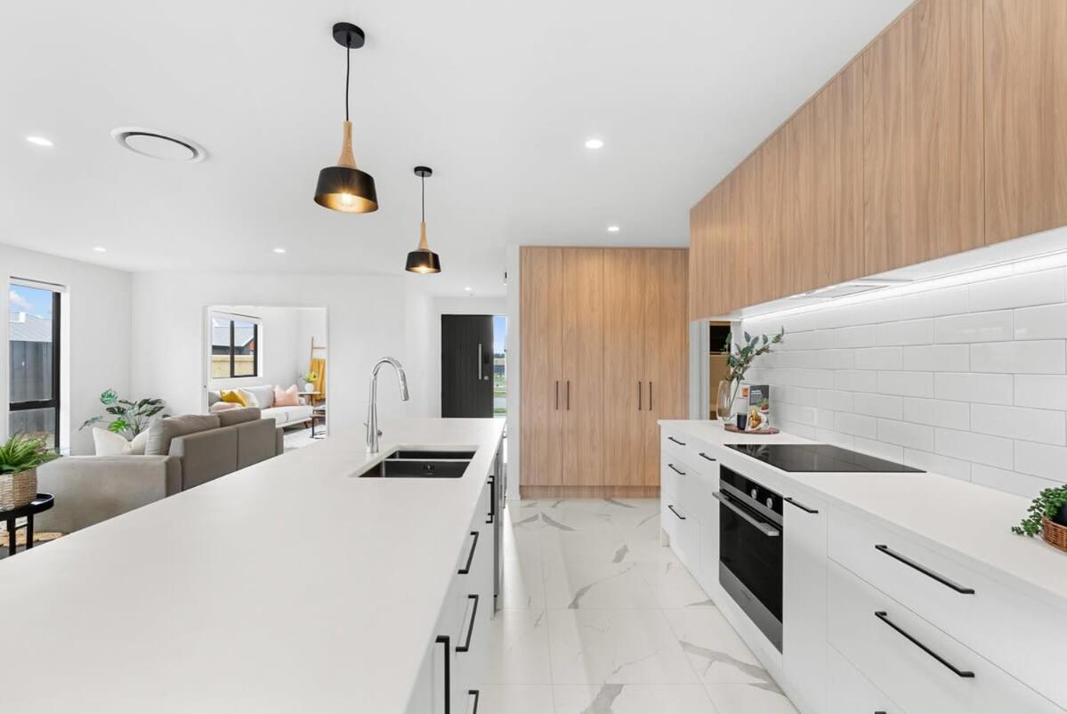 Stunning Brand New 4-bedroom In Holiday home