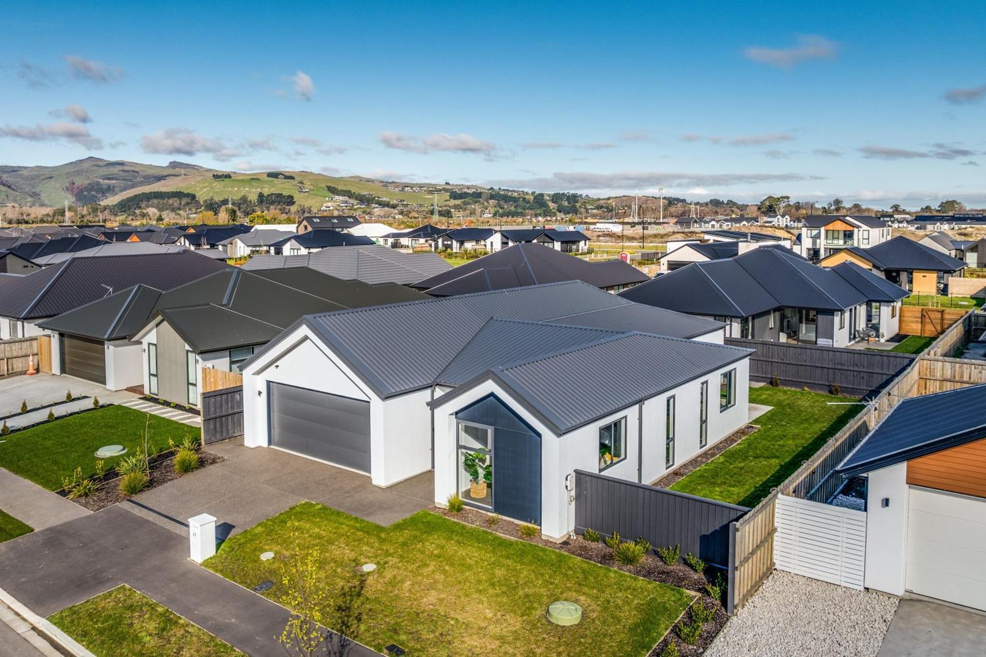 Stunning Brand New 4-bedroom In