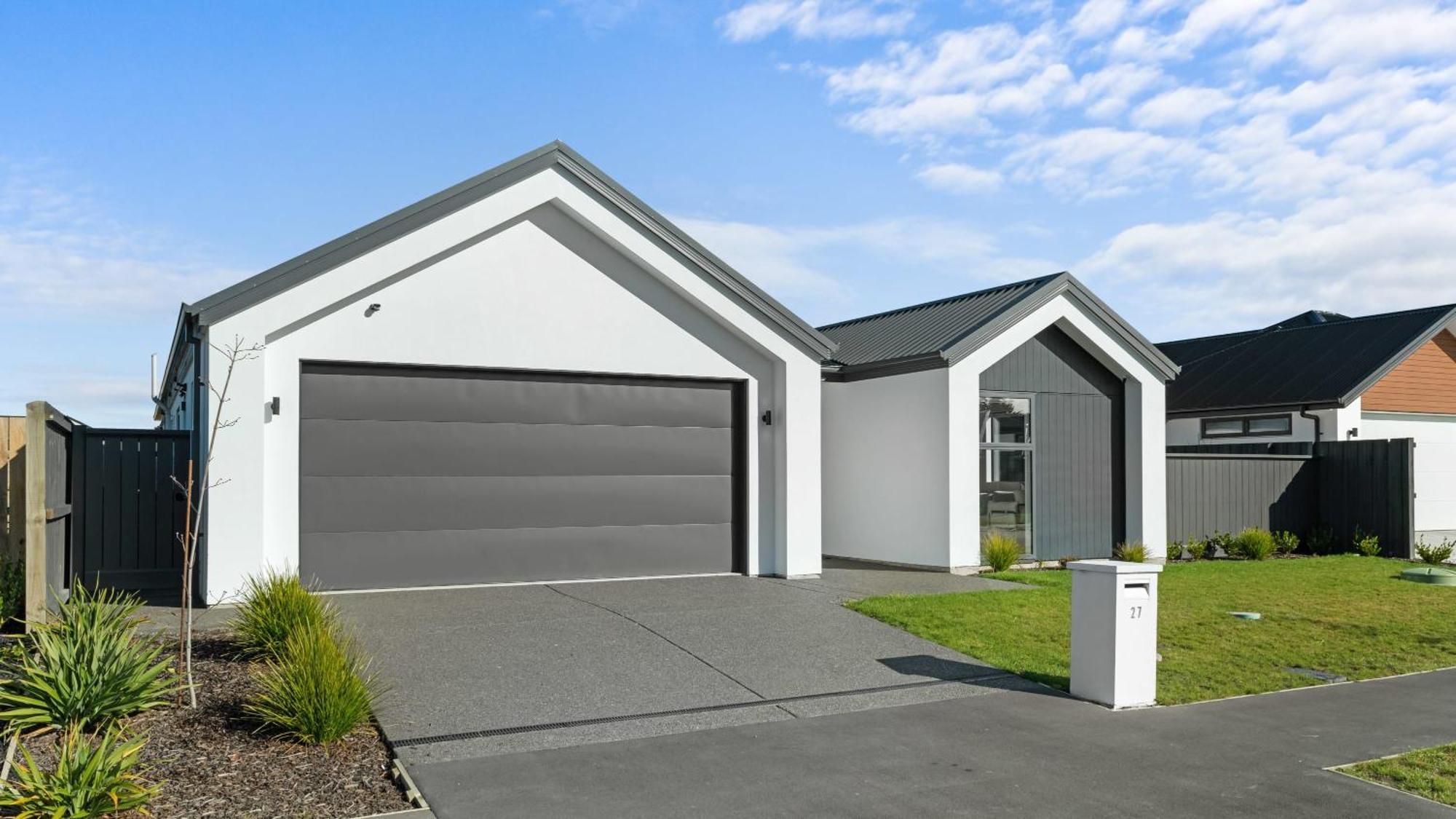 Stunning Brand New 4-bedroom In Holiday home *
